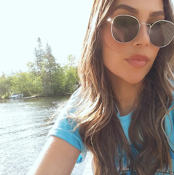 Meet your Posher, Sara - Picture 1 of 1